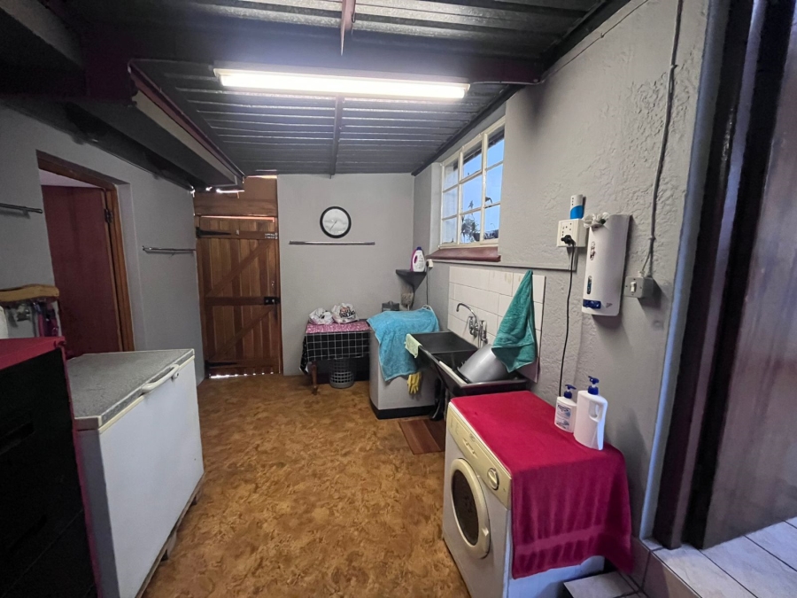 5 Bedroom Property for Sale in Rouxpark Western Cape